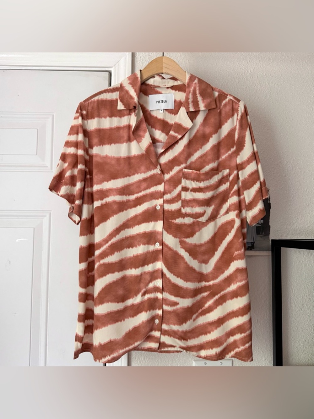 PISTOLA rust cream zebra striped animal rayon short‎ sleeve button up shirt